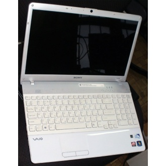 Ноутбук Sony Vaio VPCEB3E1R (Intel Pentium P6100 (2x2.0Ghz) /4096Mb DDR3 /320Gb /Radeon HD5470 /15.5" TFT 1366x768) - Черное